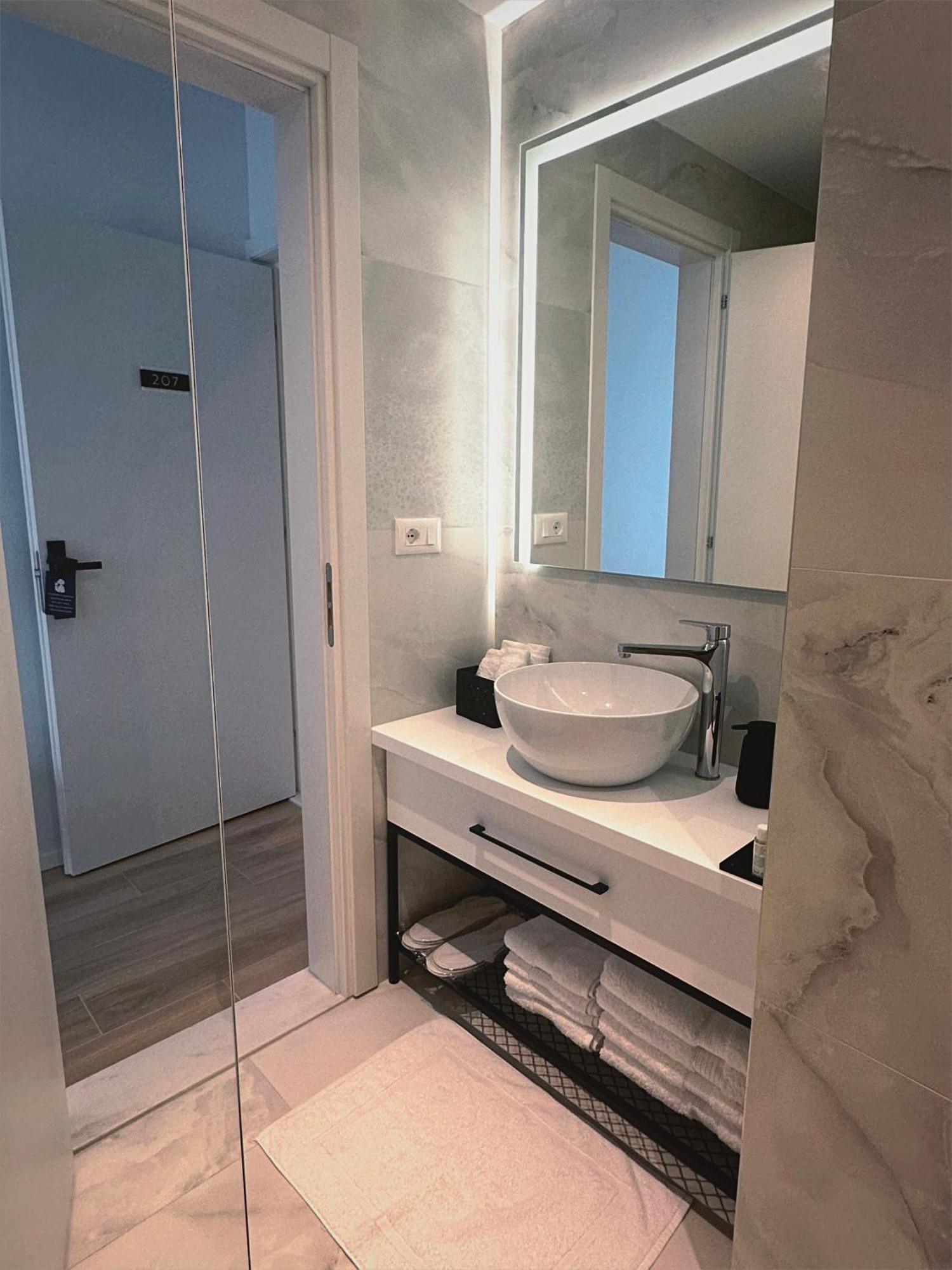 Hotel Vila 19 Dhërmi Екстериор снимка