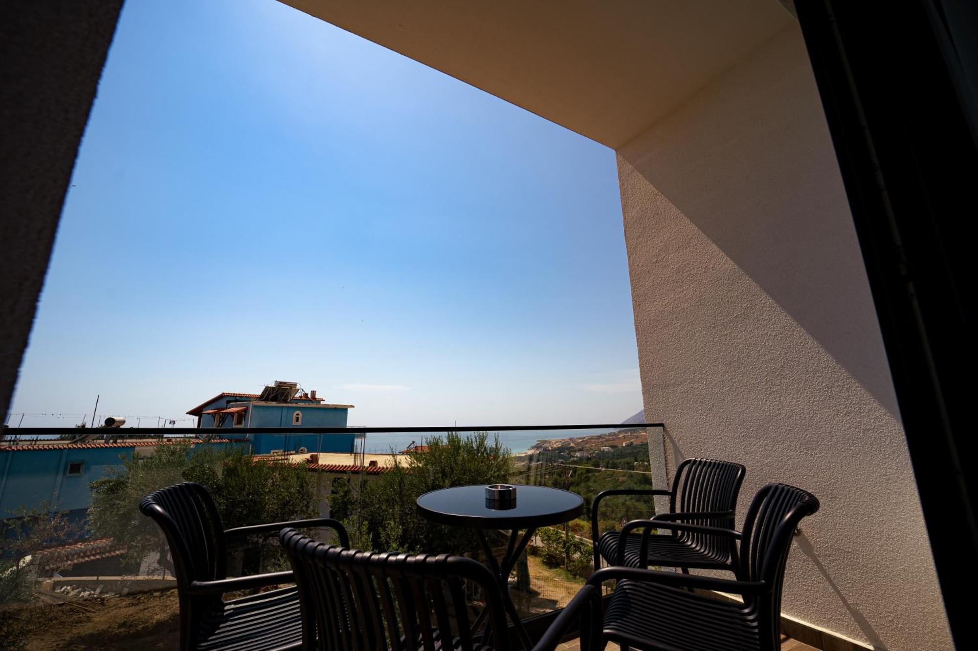 Hotel Vila 19 Dhërmi Екстериор снимка