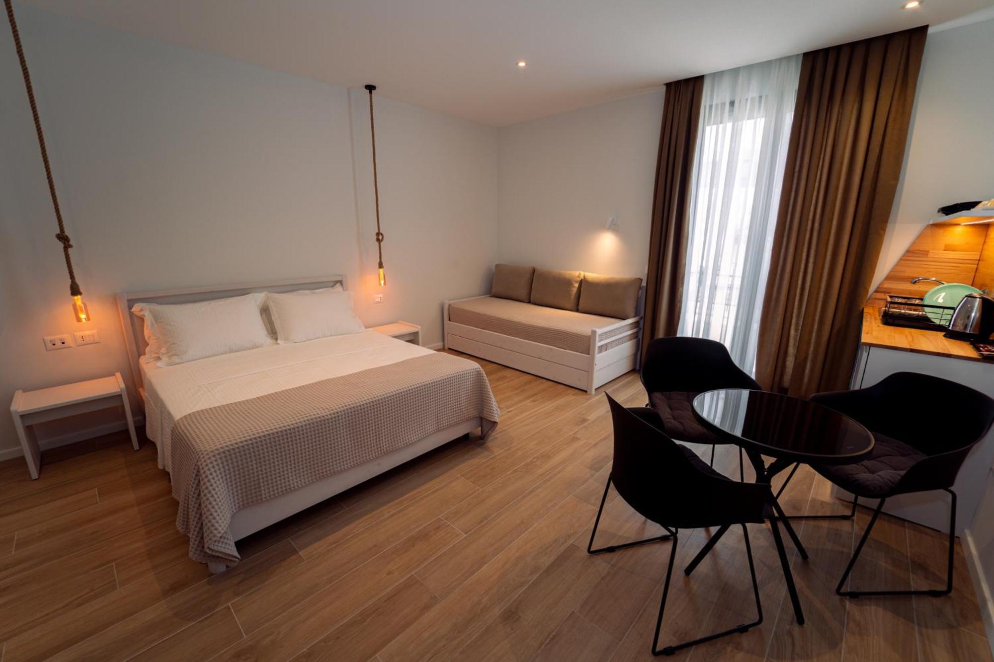Hotel Vila 19 Dhërmi Екстериор снимка