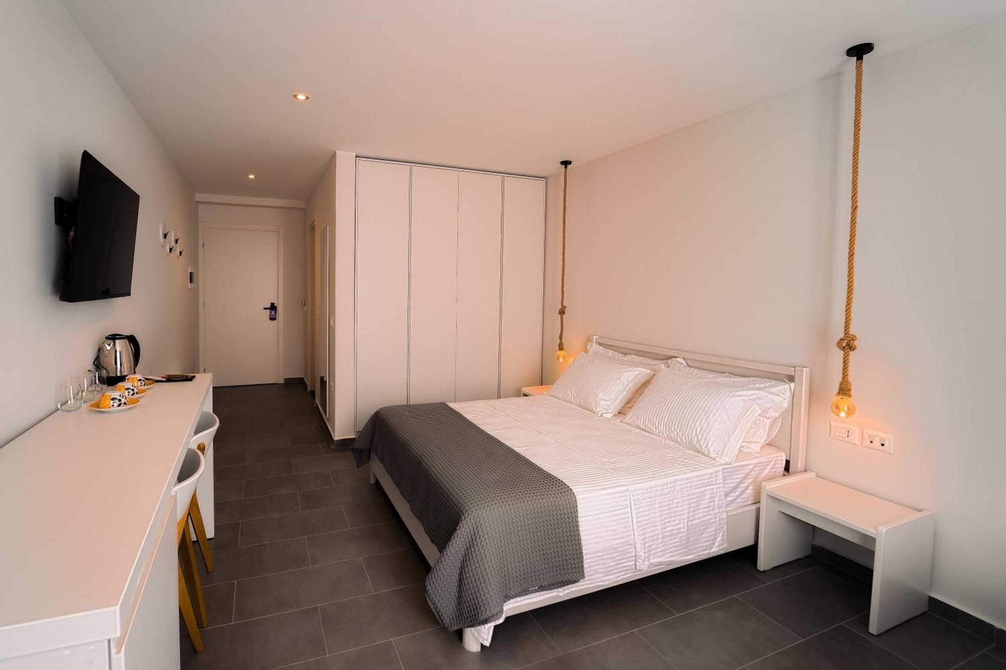 Hotel Vila 19 Dhërmi Екстериор снимка