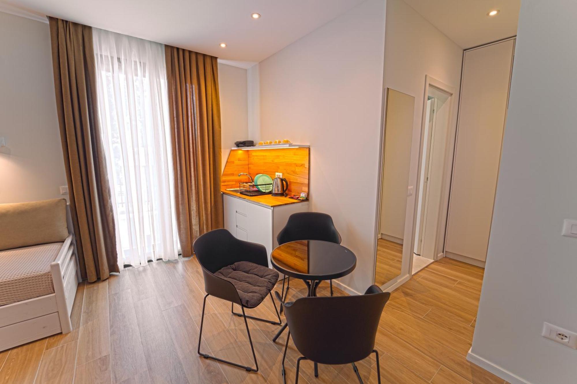 Hotel Vila 19 Dhërmi Екстериор снимка