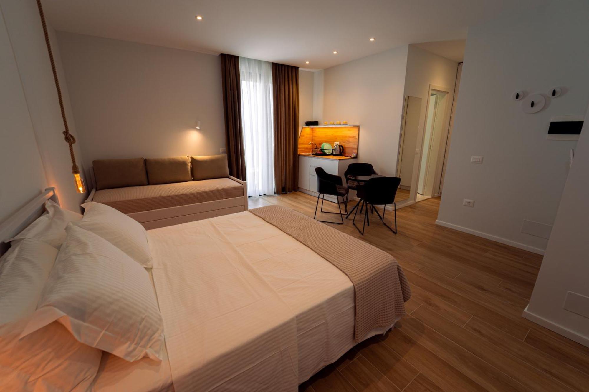 Hotel Vila 19 Dhërmi Екстериор снимка
