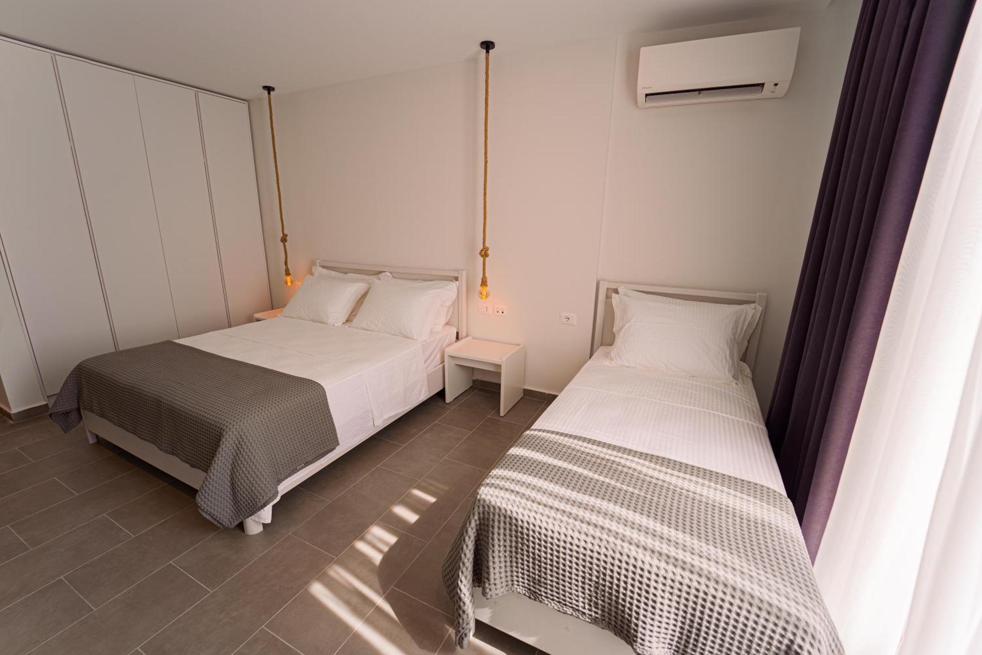 Hotel Vila 19 Dhërmi Екстериор снимка