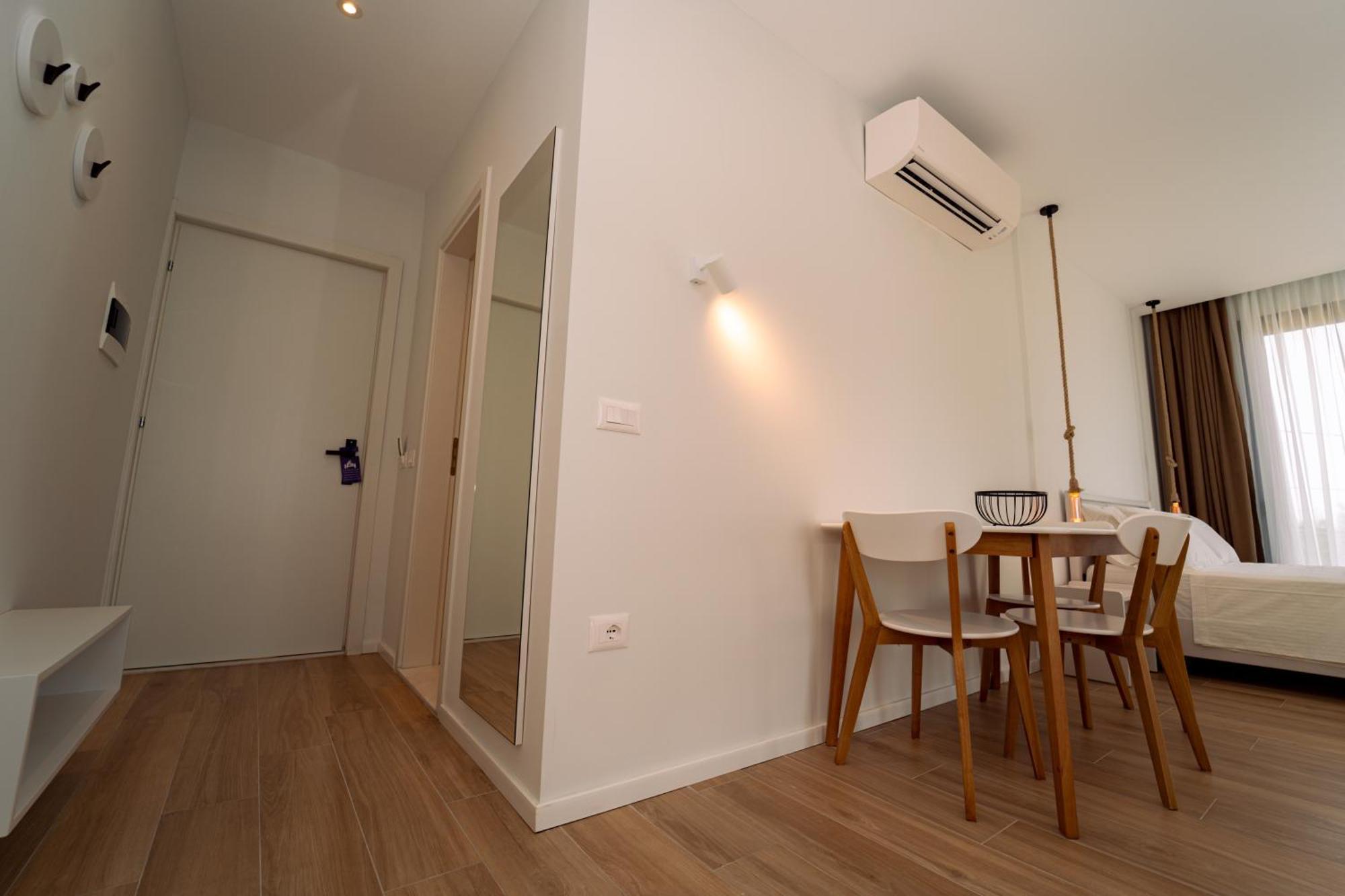 Hotel Vila 19 Dhërmi Екстериор снимка